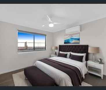 MODERN 3-BEDROOM TOWNHOUSE WITH COURTYARD - Photo 4