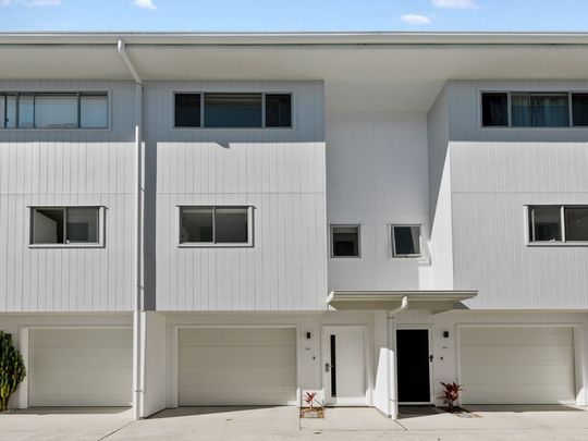 Modern Townhouse Close to the Maroochy River - Photo 1