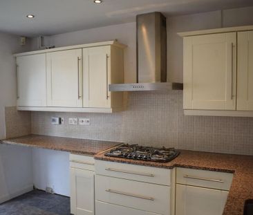 2 bedroom semi-detached house to rent - Photo 6