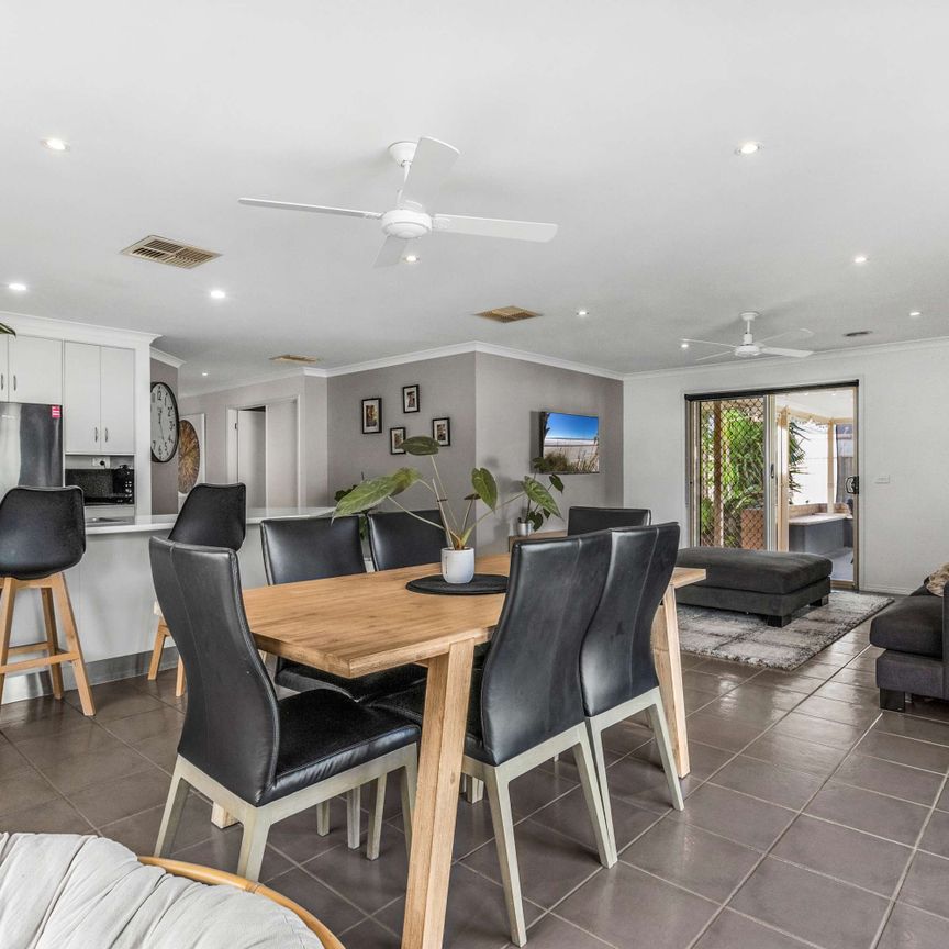 2 Kittyhawk Court - Photo 1