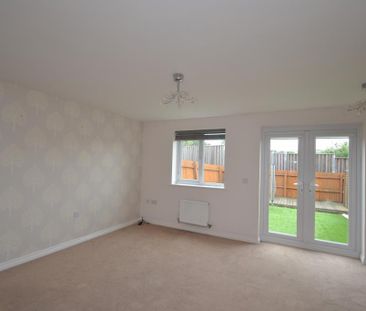 3 bedroom end of terrace house to rent - Photo 1