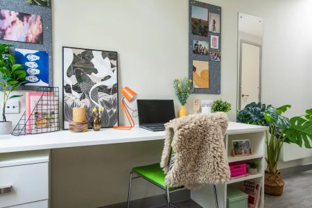 Large Standard Double Ensuite - Photo 4