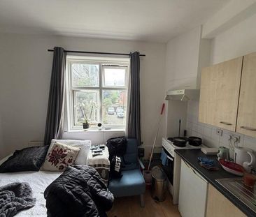1 bedroom bedsit to rent - Photo 4