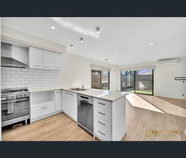 24 Crestfield Way, Wyndham Vale, Vic 3024 - Photo 3