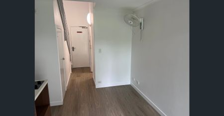 RENOVATED DOUBLE LEVEL TOWNHOUSE IN THE HEART OF NUNDAH - Photo 5