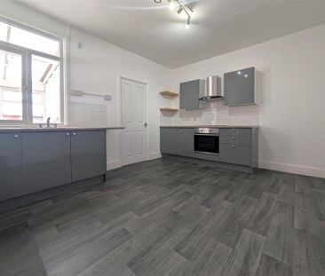 2 bedroom semi-detached house to rent - Photo 5