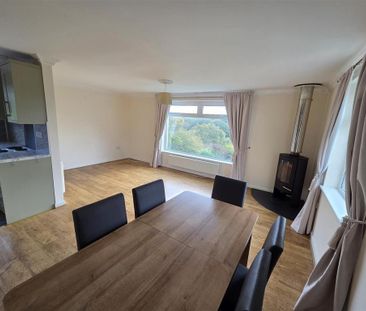 2 bedroom semi-detached bungalow to rent - Photo 4