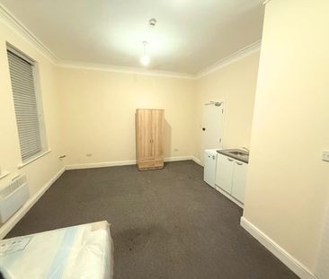Studio Flat, High Street, HA3 - Photo 1