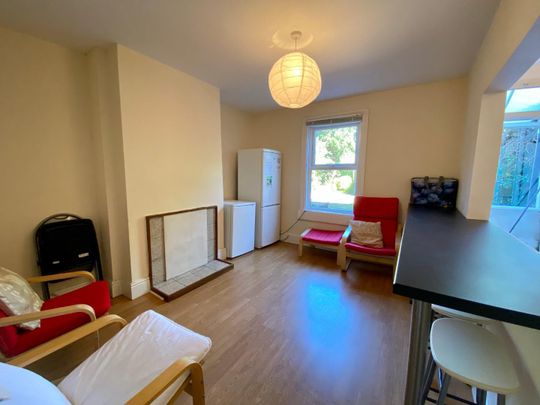 Kingsway, Bath, BA2 - Photo 1