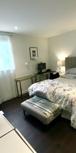 2 Bed Flat, Pump House Crescent, TW8 - Photo 3