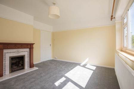 Esher, KT10 (Semi-Detached) - Photo 3