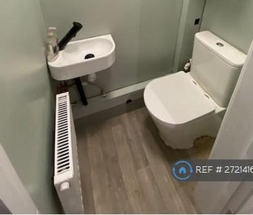 3 bedroom terraced house to rent - Photo 6