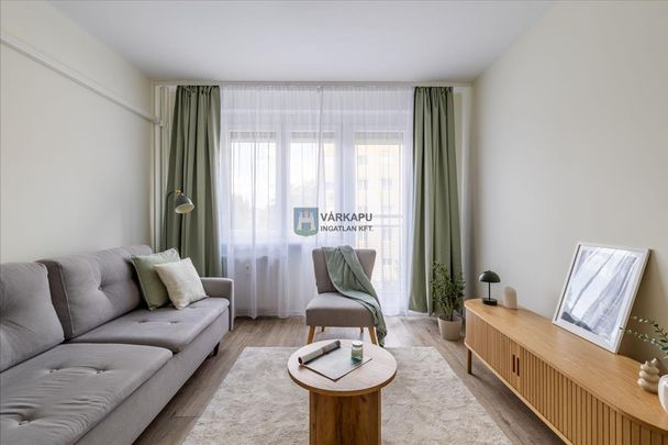 Kiadó felújított panel lakás - Székesfehérvár - Fotó 1