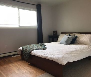 For Lease - 1088 Pearson Drive Unit# Upper, Oakville, Ontario - Photo 3