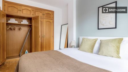 madrid, Community of Madrid 28028 - Photo 4