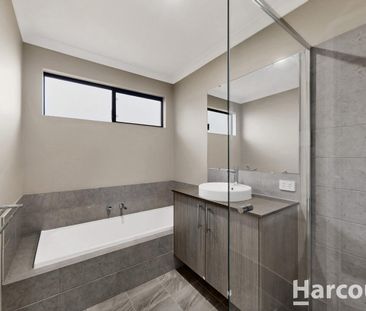 Modern & Well-Appointed Home Backing Onto Parklands - Photo 5