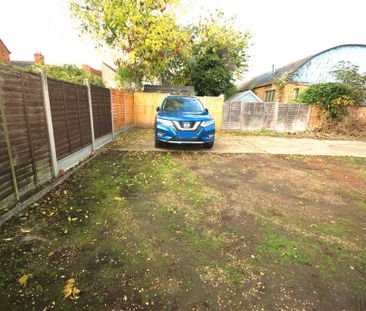 2 bedroom end of terrace house to rent - Photo 3