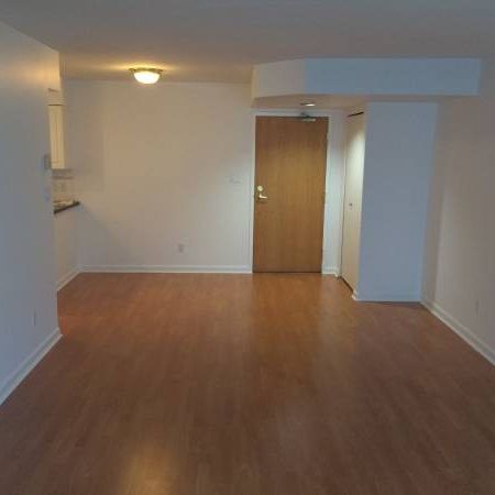 Spacious unfurnished 1 bed + den, 1 bath - Photo 4