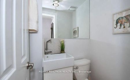 Condo Townhouse For Lease | N9268724 - Photo 5