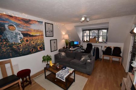 1 bedroom flat to rent - Photo 2