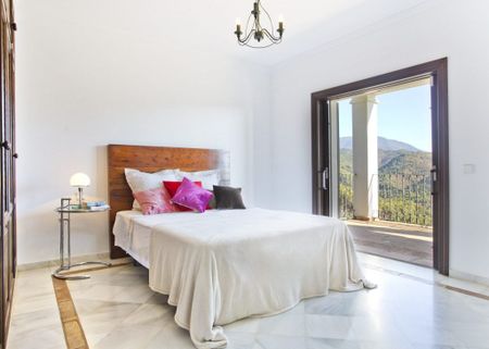 Villa Milagro, Luxury Villa to Rent in El Madronal, Marbella - Photo 4