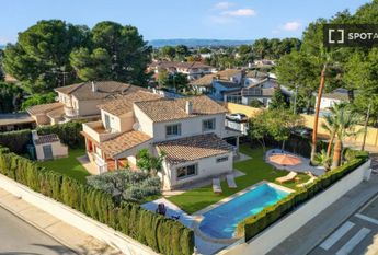 4 room luxury Apartment for rent in L'Eliana, Valencia