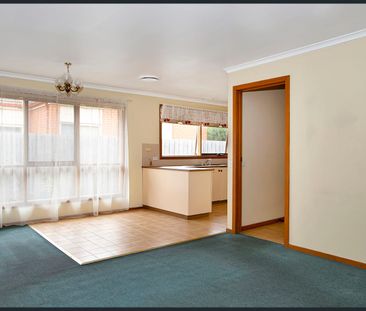 Light, Space & Easy Living in Caulfield South - Photo 2