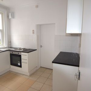 To Let Apartment - Photo 2