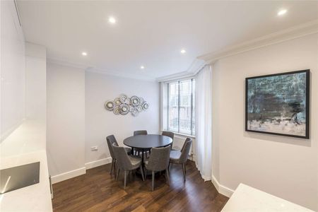 A simply stunning three bedroom apartment in this well run and sought after mansion block. - Photo 3