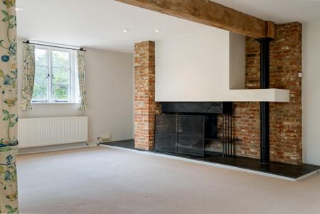 6 bedroom detached house to rent - Photo 3