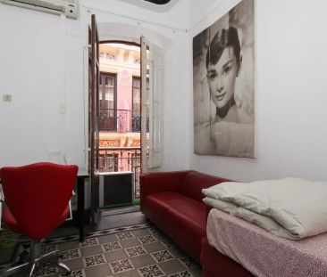 Double bed in 9 spacious rooms for rent in a large shared apartment... - Photo 1