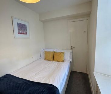 2 bedroom property to rent - Photo 3