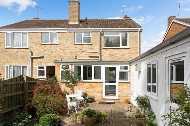 3 bedroom semi-detached house to rent - Photo 1