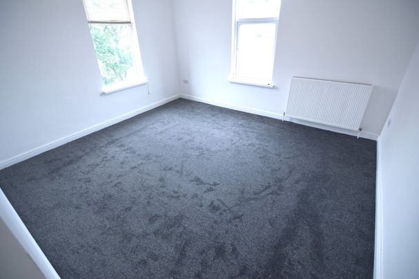 To Let 3 Bed Flat - Photo 1