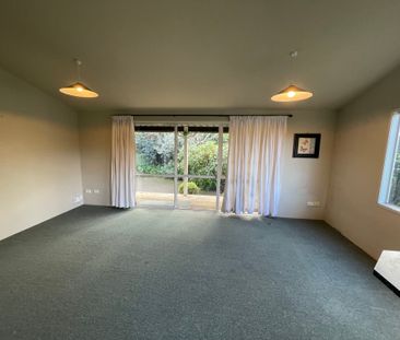 Easy Mahora living - Photo 3