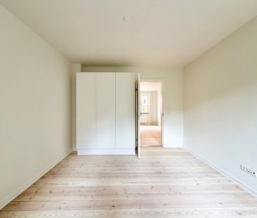 Moderne 2-værelses lejlighed i Odense C med lys og stil - Photo 1