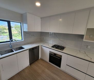 Spacious 3-Bedroom, 2.5 Bathroom Townhouse - Photo 5