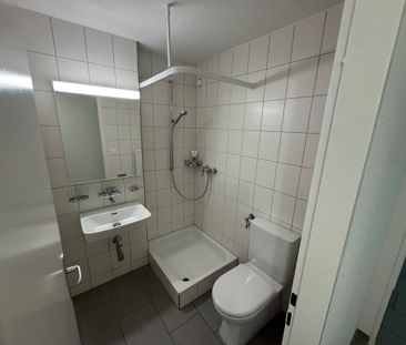 Frische Teil-renovierte 1. Zimmerwohnung in Herzen von Eglisau - Photo 4