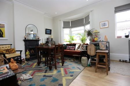 2 bedroom maisonette to rent - Photo 2