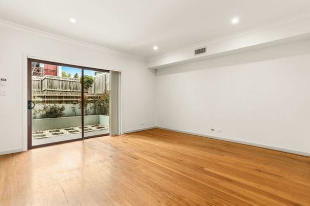 Spacious Home with a Large Outdoor Entertaining Area - Photo 1