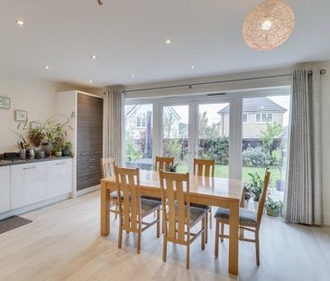 4 bedroom detached house to rent - Photo 6