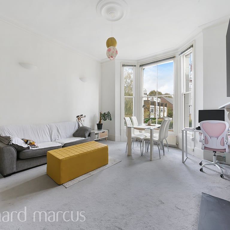 Devonport Road - Photo 1