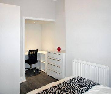 3 bedroom terraced house to rent - Photo 3