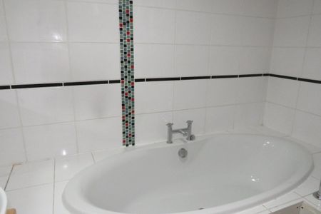 Guthrie Close - Photo 4