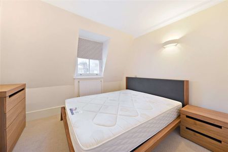 A well presented 1 bedroom apartment, with an open plan living area - Photo 3