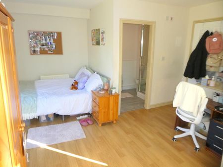 4 bedroom townhouse to rent - Photo 4