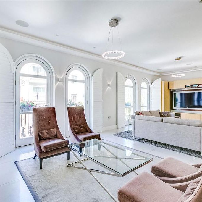 3 bedroom flat to rent - Photo 1