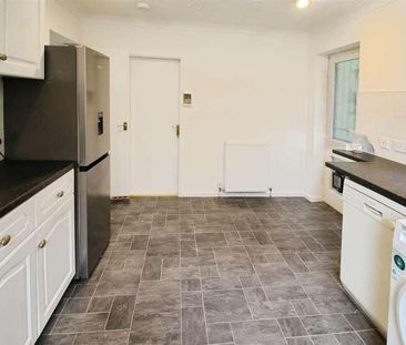 Cherrywood Gardens, Leeds, LS14 - Photo 4