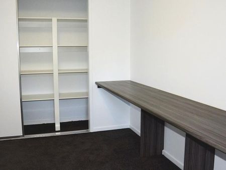 Spacious 3 bedroom Townhouse For Rent in "BREEZE ON BLUNDER" - Photo 4