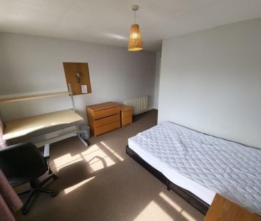 4 bedroom house, 2 en-suites - Photo 4